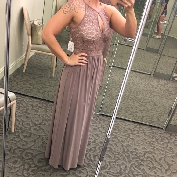 David’s Bridal Lace Keyhole Tie Back Halter Dress - Picture 3 of 4